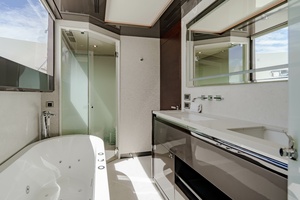M Y 12 102ft Ocean Alexander Yacht For Sale