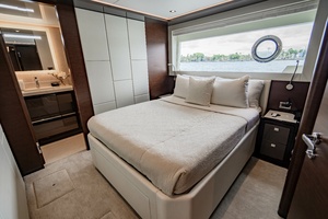 M Y 12 102ft Ocean Alexander Yacht For Sale