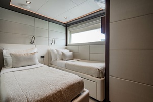 M Y 12 102ft Ocean Alexander Yacht For Sale