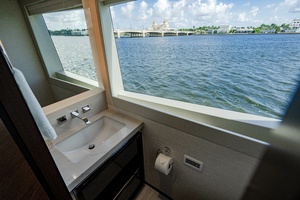 M Y 12 102ft Ocean Alexander Yacht For Sale