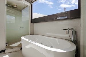 M Y 12 102ft Ocean Alexander Yacht For Sale