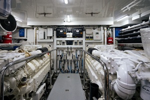M Y 12 102ft Ocean Alexander Yacht For Sale