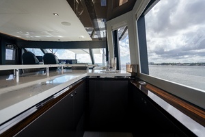 M Y 12 102ft Ocean Alexander Yacht For Sale