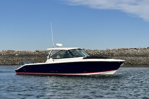33ft Pursuit Yacht For Sale