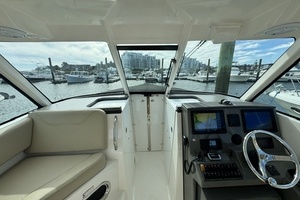 33ft Pursuit Yacht For Sale