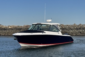 33ft Pursuit Yacht For Sale