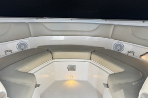 33ft Pursuit Yacht For Sale
