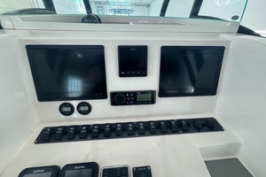 25ft Twin Vee Yacht For Sale