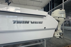25ft Twin Vee Yacht For Sale