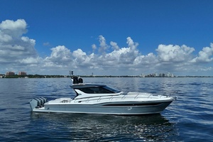 56FT (17.27M) UNIESSE Worth Avenue Yachts