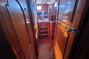 43ft Albin Yacht For Sale