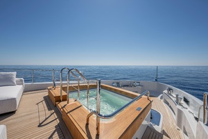 Bow Spa Tub