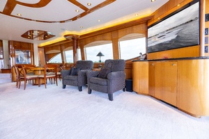 OUTRAGEOUS 80ft Hatteras Yacht For Sale