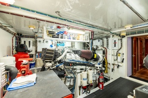 OUTRAGEOUS 80ft Hatteras Yacht For Sale