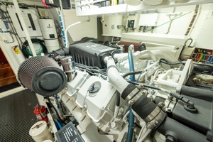 OUTRAGEOUS 80ft Hatteras Yacht For Sale