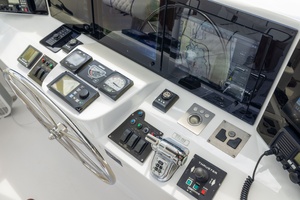 OUTRAGEOUS 80ft Hatteras Yacht For Sale