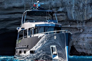 DIESEL THERAPY  71ft Bering Yacht For Sale