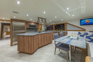 WINNING HAND 120ft Broward Yacht For Sale