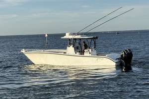 32FT (9.91M) YELLOWFIN Worth Avenue Yachts
