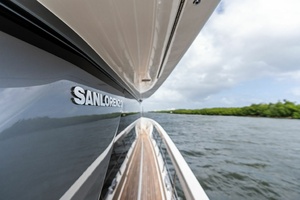 M/Y INTOUCHABLES
