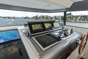 M/Y INTOUCHABLES