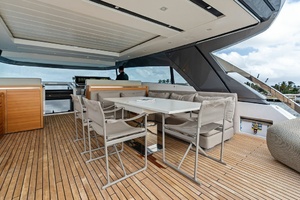 M/Y INTOUCHABLES