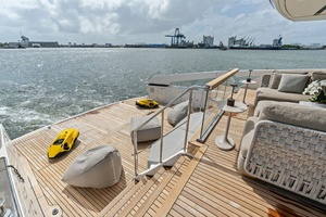 M/Y INTOUCHABLES
