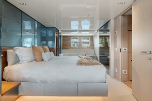 M/Y INTOUCHABLES