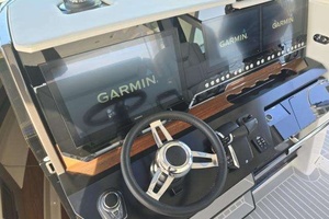 EL JEFE Worth Avenue Yachts