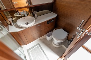 62FT (19.18M) PRINCESS Worth Avenue Yachts