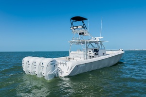 43FT (13.36M) CONTENDER Worth Avenue Yachts