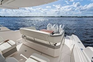 38FT (11M) TIARA YACHTS
