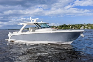 38FT (11M) TIARA YACHTS
