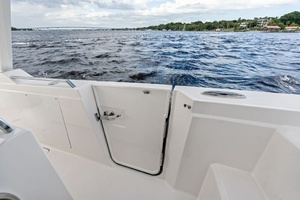 38FT (11M) TIARA YACHTS