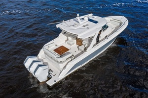 38FT (11M) TIARA YACHTS