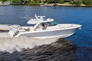 38FT (11M) TIARA YACHTS Worth Avenue Yachts