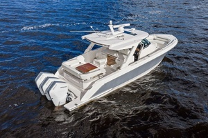 38FT (11M) TIARA YACHTS