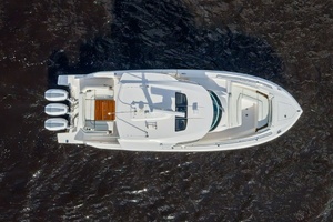 38FT (11M) TIARA YACHTS