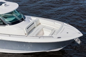 38FT (11M) TIARA YACHTS