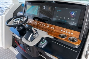 38FT (11M) TIARA YACHTS