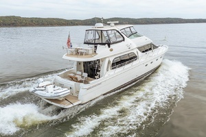 59FT (18M) CARVER yacht for sale