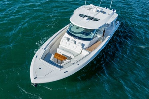 43FT (13.11M) TIARA YACHTS