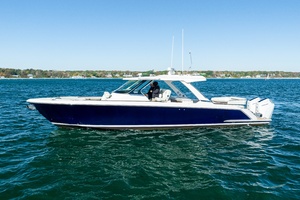 43FT (13.11M) TIARA YACHTS