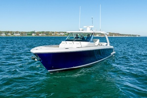 43FT (13.11M) TIARA YACHTS