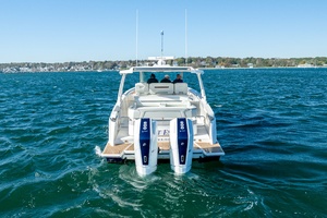 43FT (13.11M) TIARA YACHTS