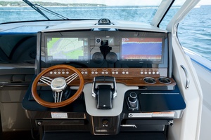 43FT (13.11M) TIARA YACHTS