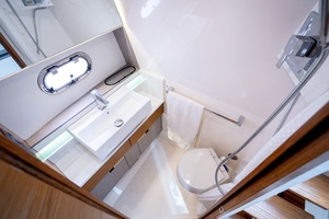 43FT (13.11M) TIARA YACHTS