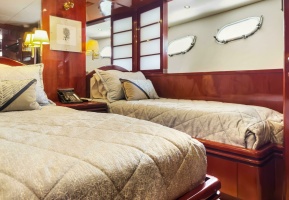 JusMad 80ft Ocean Alexander Yacht For Sale