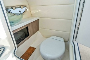 29ft Regal Yacht For Sale