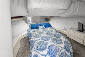 CLOUD 9 54ft Hatteras Yacht For Sale